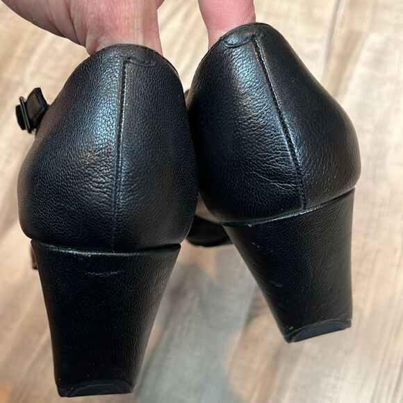 Kenneth Cole Bell peep toe t-strap black leather heels size 9.5 - Picture 5 of 9